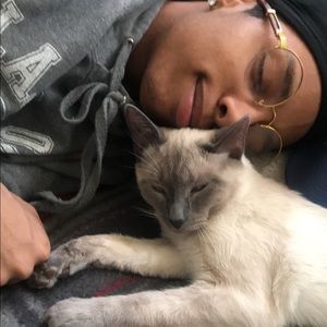 Meet your Posher, Authenticness Liveliness